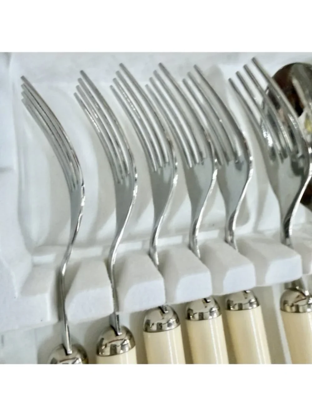 Gottingen Ashaya Stainless Flatware Ball End Cream Handles Space Age Retro Set